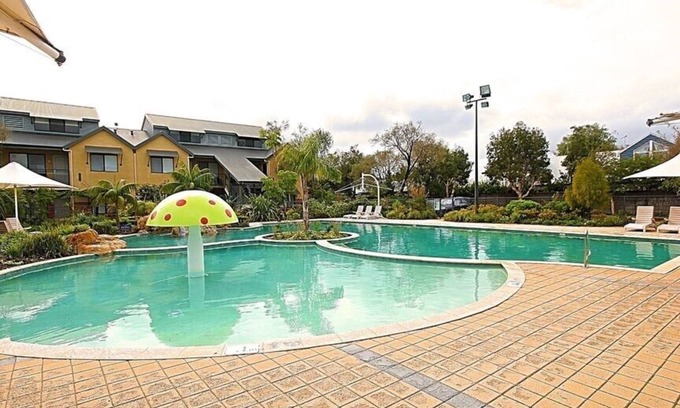 Broadwater Apartment | Sebels Beach Front Bungalow