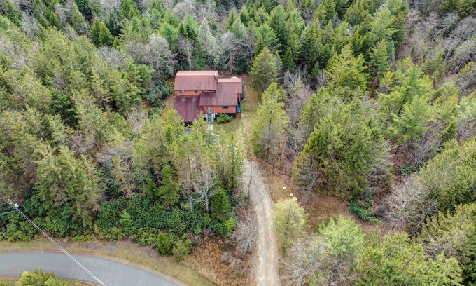 Long Pond House | Secluded 5BR Home Near Lakes, Hikes & Water Parks with a Hot Tub & Games