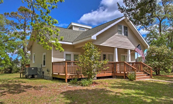 Atlantic House | Secluded and Quiet Coastal Home 1 Mile to Boat Ramp