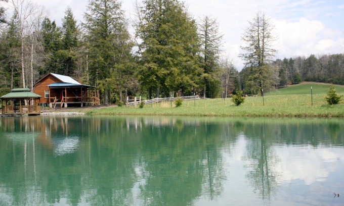 Muddy Pond Cabin | Secluded and Romantic Cabin ~ 35 Private Secluded Acres ~ Jacuzzi Tub!