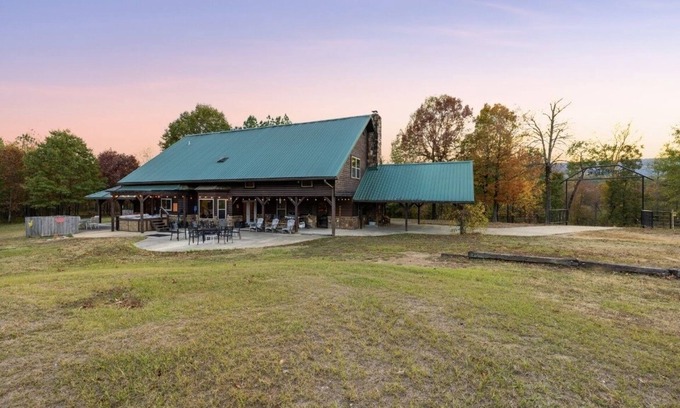 Octavia House | Secluded and Spacious in Southeast Oklahoma