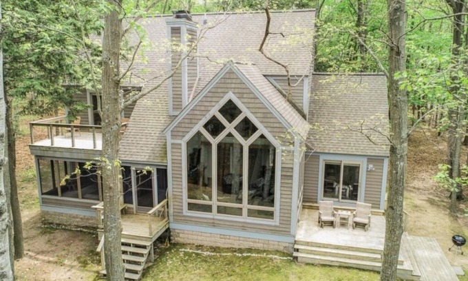 Manistee House | Secluded Beach-house on Lake Michigan