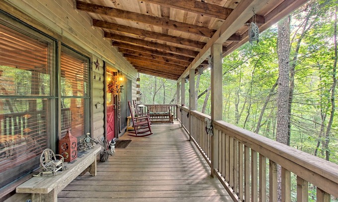 Blue Ridge Cabin | Secluded cabin on stocked lake with hot tub, deck & outdoor kitchen