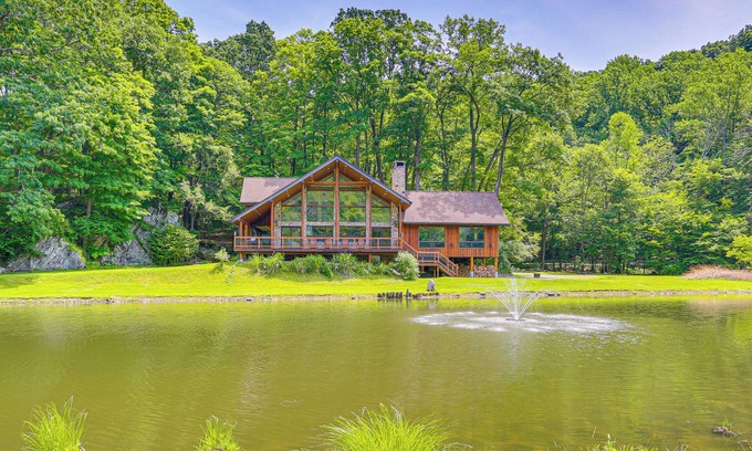 Great Meadows Cabin | Secluded Cabin w/Boats < 6 Mi to Jenny Jump!