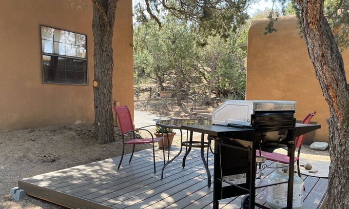 Northeast Santa Fe Cottage | Secluded casita, nestled in trees, walk to the plaza, safe, quiet and beautiful