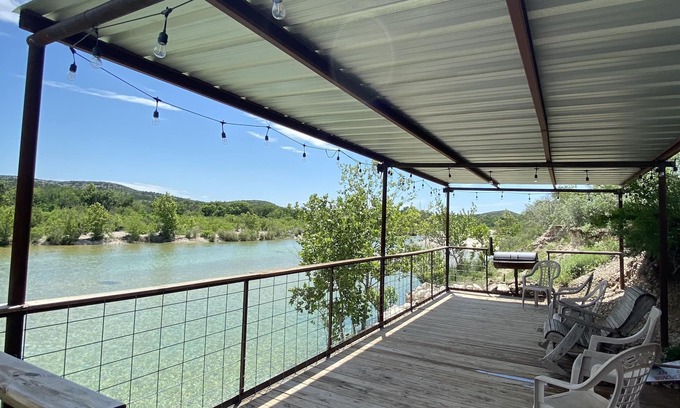 Uvalde Cabin | Secluded Casita on the Crystal Clear Nueces River