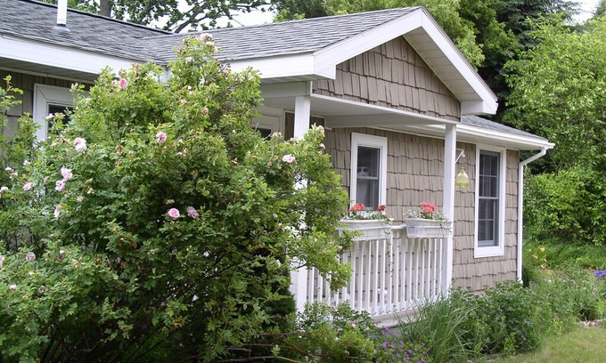Northport House | Secluded Cottage on Bass Lake in Beautiful Leelanau County