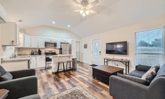 Cedar Creek House | Secluded Country Home on 15 Acres with BBQ. Close to COTA and Airport.