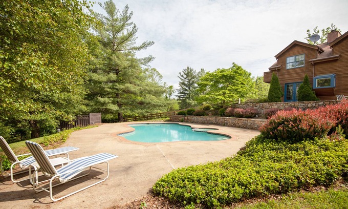 Hamilton House | Secluded Country Home Retreat w/Pool on 10 Acres-Pet Friendly!