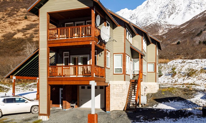 Eagle River House | Secluded duplex with amazing views - walk to backcountry skiing & hiking