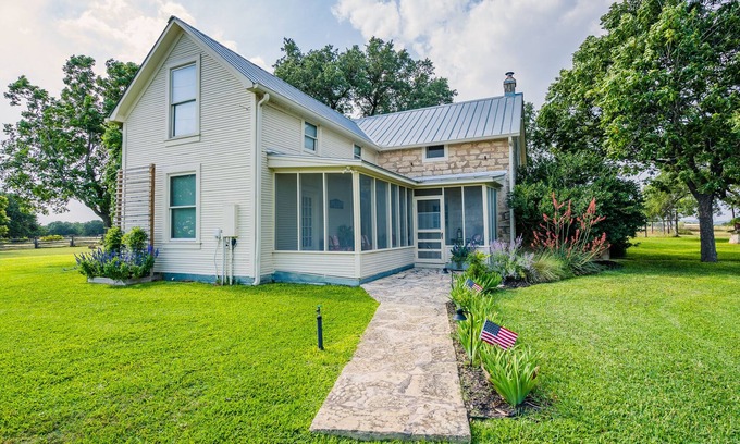 Stonewall Other | Secluded Farmhouse, vineyard on 4 acres, near wineries, shaded yard & EV charger