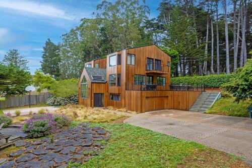 Montara House | Secluded Forest Oasis - Your Ultimate Retreat Awaits!