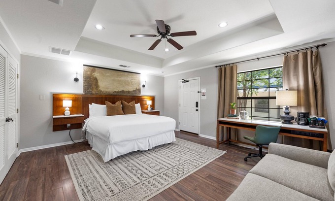 Crawford House | Secluded Garden-view King Suite with Pool Surrounded by Tree-Filled Retreat