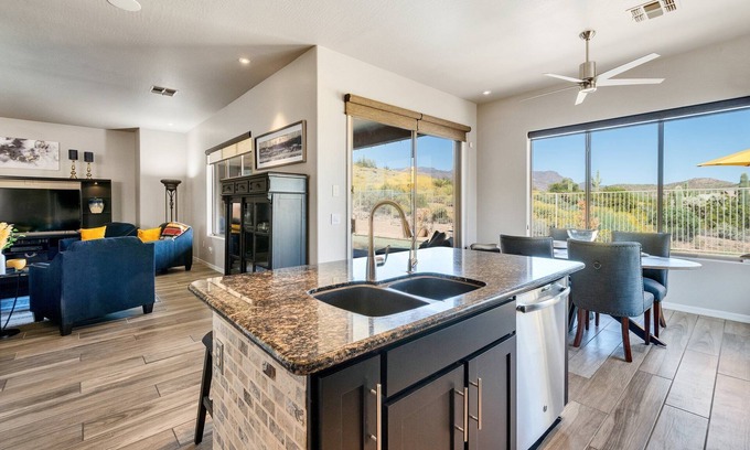 Gold Canyon House | Secluded Home with Pool in Superstition Foothills: Captivating Views All Around