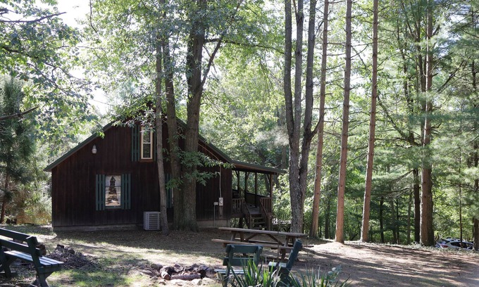 Old Washington Cabin | Secluded Hot Tub Cabin in the Heart of Southeast Ohio