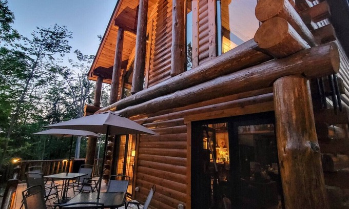 Harbor Springs Cabin | Secluded Log Cabin w/Sauna, Near Skiing & Golf