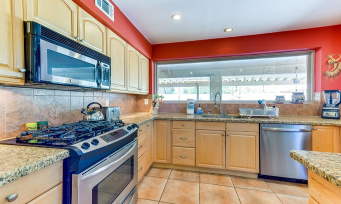 East Mesa House | Secluded Mesa Home w/Pool, Outdoor Kitchen & Bar!