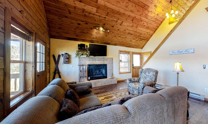 Cripple Creek House | Secluded Mountain Escape W/Private Hot Tub, Full Kitchen, free WiFi, & More