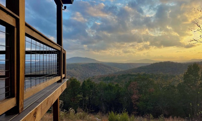 Hasty Cabin | Secluded mountaintop cabin, 40 acres, views of Buffalo River below & wildlife