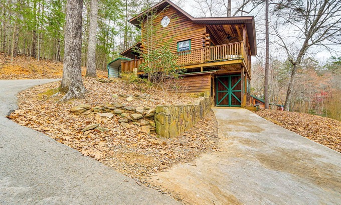 Murphy Cabin | Secluded Mtn-View Cabin w/Fireplaces in Murphy!