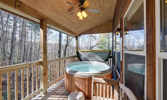 Bryson City Cabin | Secluded Nantahala 'Gone Hunting' Cabin w/Hot Tub