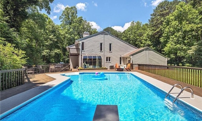 Fairview House | Secluded Oasis in Asheville! Game Room, Movie Theater, and Hot Tub * 20 min to Biltmore!
