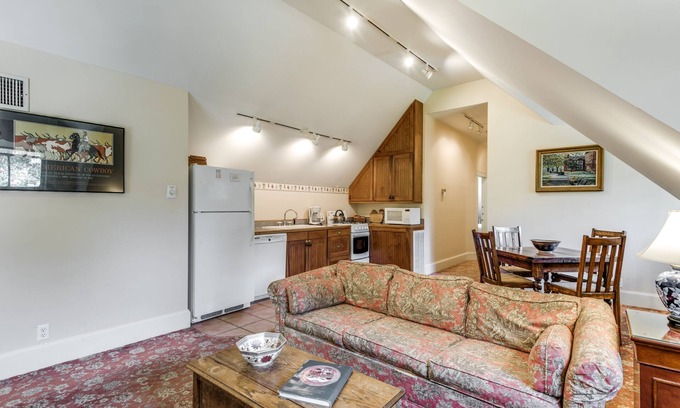 Arsenal Apartment | Secluded Retreat Near Riverwalk
