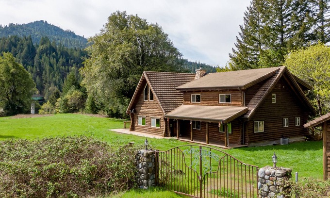 Agness Cabin | Secluded riverfront home with firepit, full kitchen, wonderful views & bunk room