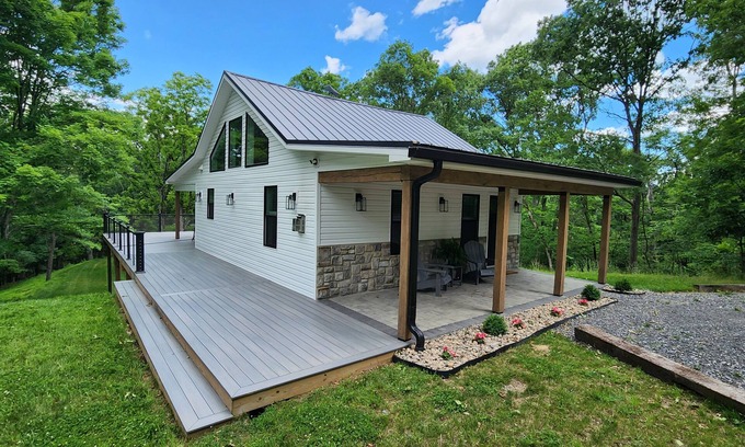 Spring Gap Cabin | Secluded, romantic cabin with hot tub on 12 acres of woodland.