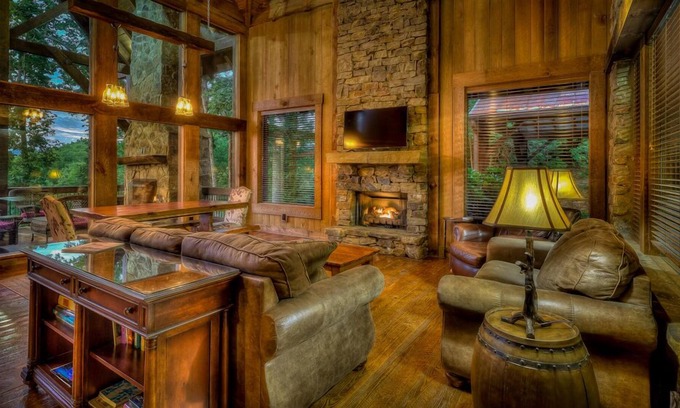 Morganton Cabin | Secluded Serenity- Breathtaking Views | Master on Main | Outdoor Fireplace with TV