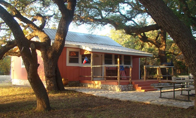 Leakey Cabin | Secluded, shady river front Get-away cabin