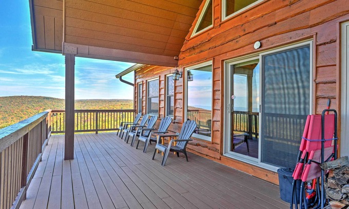 Jones Mills House | Secluded Somerset House w/ Mtn View & 4 + Acres!