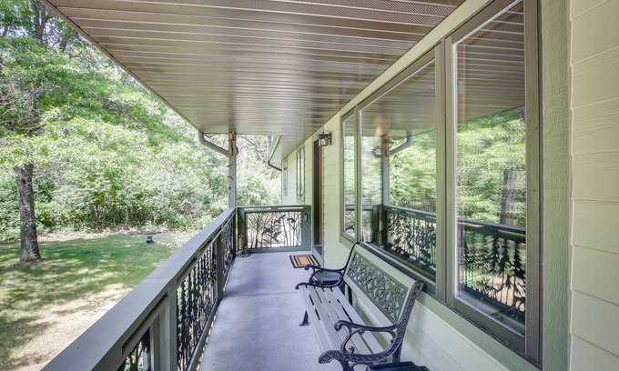 Pine River House | Secluded Wautoma Home w/Fire Pit!
