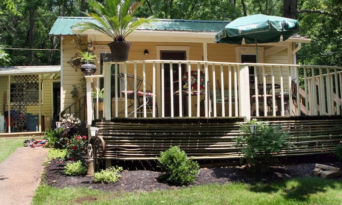 Athens Cottage | Secluded Wooded Setting 5 Minutes From Town