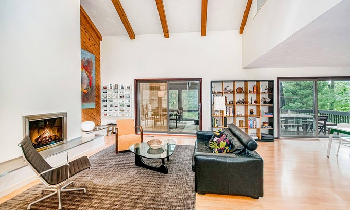 Saugatuck Cottage | Secluded woodland home w/a home theater, full kitchen, & marsh views