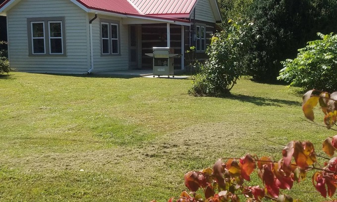 Cherokee Cabin | Secluded yet easy walk to casino