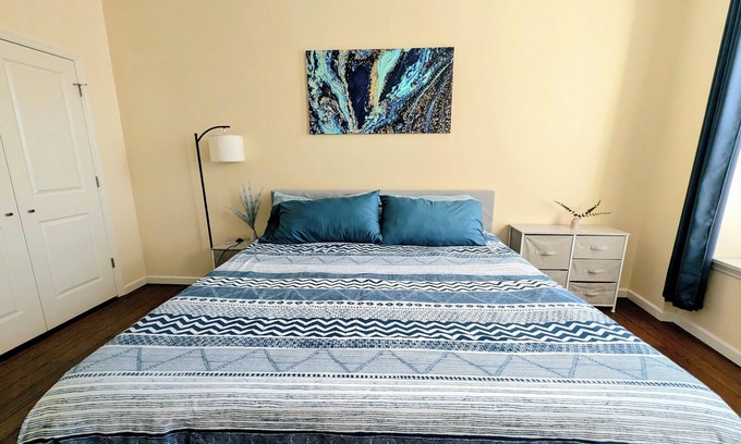 The Gate Apartment | Second Floor King Bed Apartment near at BJC- Gn