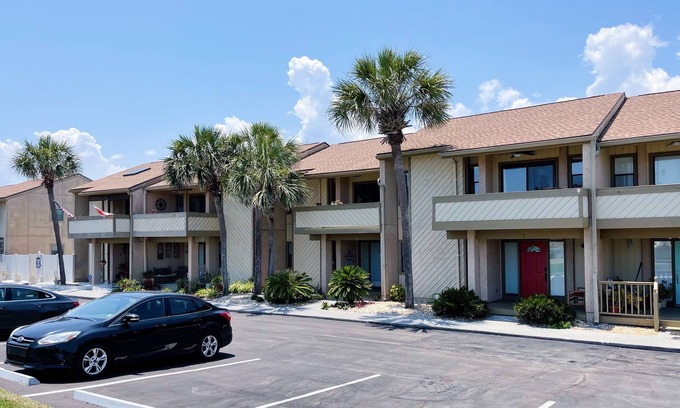 Fernandina Beach House | Second Row Ocean Condo ~ Short walk from the beach
