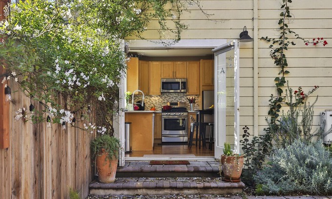 North of the Panhandle Cottage | Secret cottage - with parking