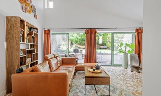 La Sarra - Saint Just Apartment | Secret duplex with garden next to the Old City