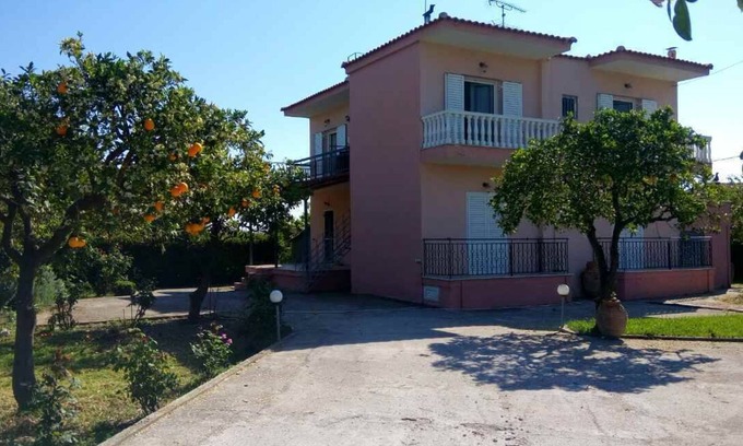 Temeni House | SECRET GARDEN HOUSE - A SMALL PARADISE 1,5 KM AWAY FROM THE SEA 3 KM FROM CITY