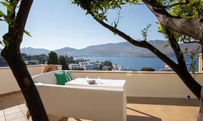 Leros House | Secret Heaven. Enjoy sun and magnificent view a few meters way from the Beach.