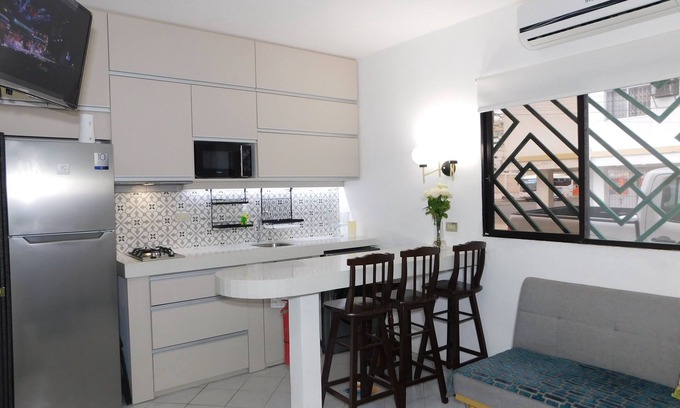 Salinas Apartment | Sector Yacht Club Salinas, Suit Estudio Céntrico 3 Cuadras de la Playa Malecón