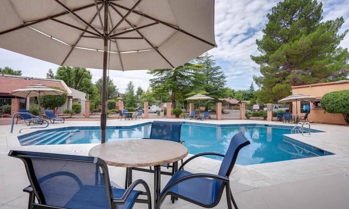 Oak Creek Condo | Sedona Condo POOL NOW HEATED, Hot Tub, & Pickleball!