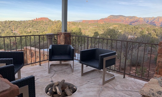 West Sedona House | Sedona Sunset Ranch, Views! Heated Pool, Hot Tub, Fire pit, Family Friendly