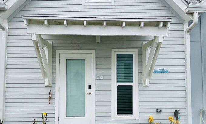 Corpus Christi Condo | See Spot Swim, See Spot Relax, See Spot's Sea Shack! We ❤️ Winter Texans