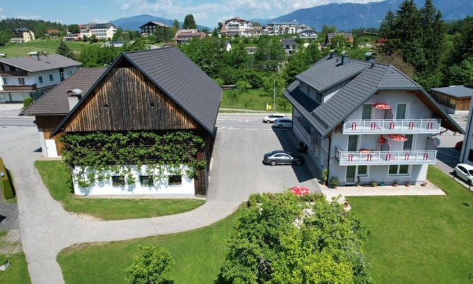 Drobollach am Faakersee Bed & Breakfast | Seeblickstrasse - Fewo Nr.6 - Ferienwohnungen Petschnig