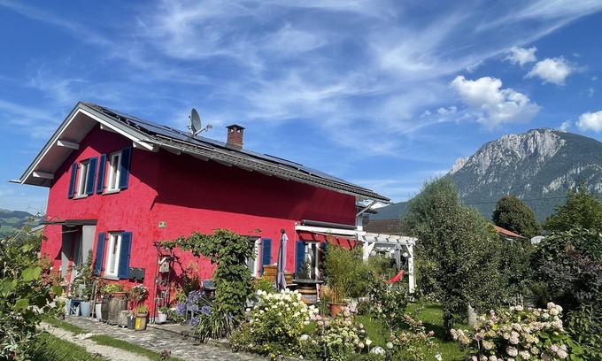 Kiefersfelden Apartment | Seidenhuhn vacation apartment - dog-friendly apartment with balcony and mountain view