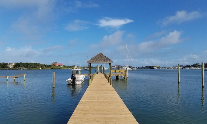 Ocracoke Condo | Selah By The Sea : Relax on the covered deck and enjoy the breezes