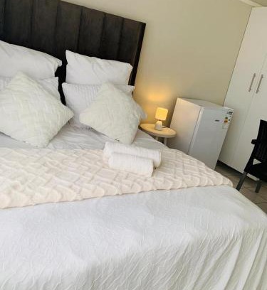Windhoek West House | Selamu Accommodations